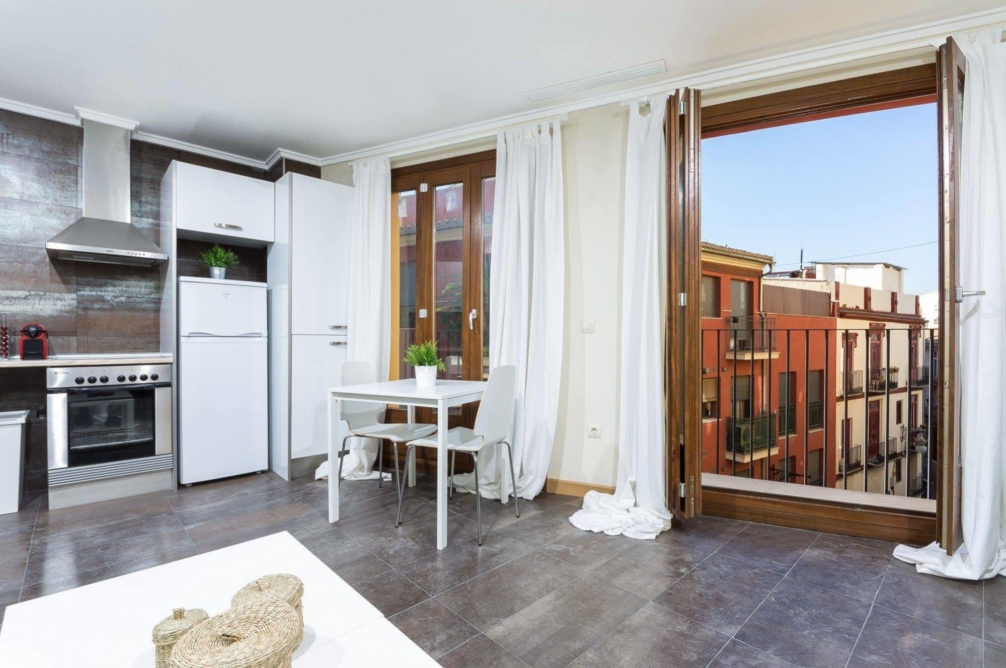 Bet Apartments - Tramontana Apartments Valensiya Dış mekan fotoğraf