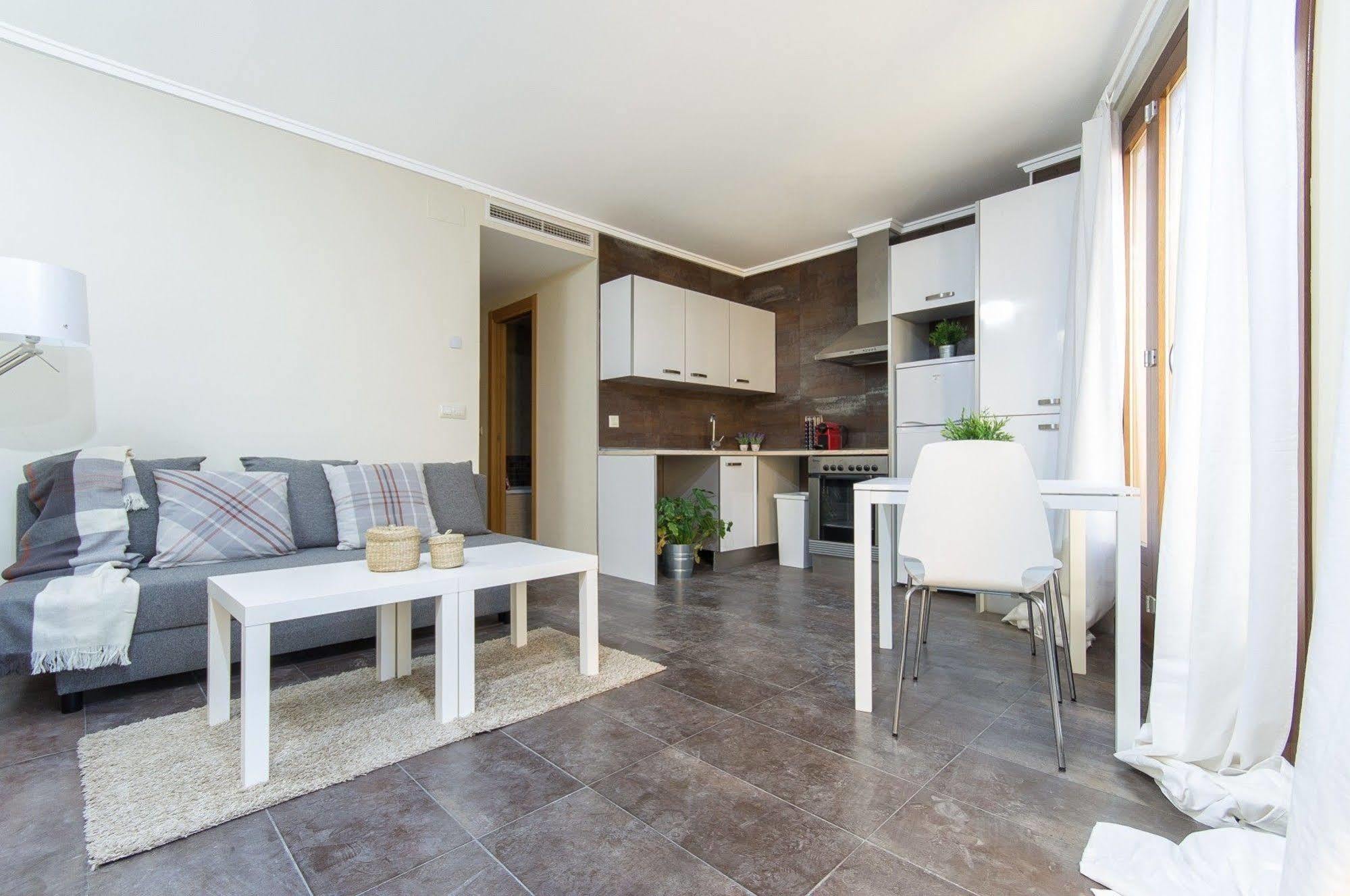 Bet Apartments - Tramontana Apartments Valensiya Dış mekan fotoğraf